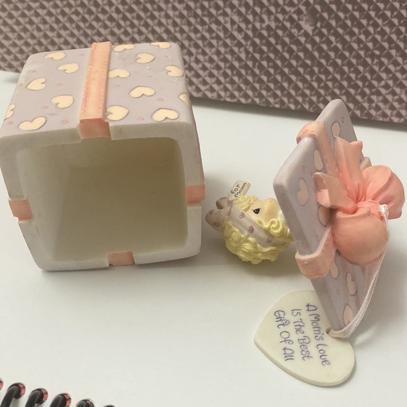 2003 Precious Moments, For Mom, Mom’s love is the Best Gift of all. - Picture 6 of 8